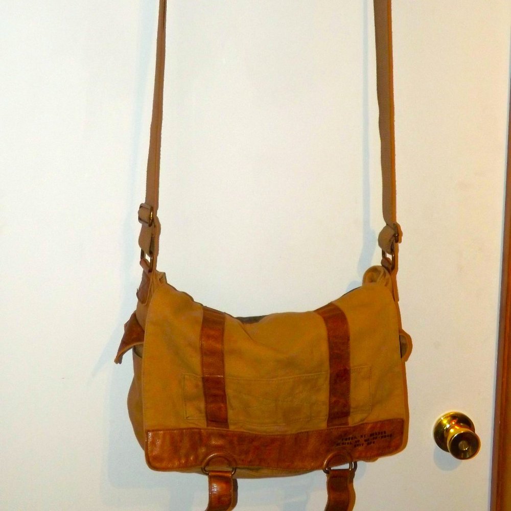 MESSENGER BAG. Y2K VINTAGE. CANVAS & LEATHER.  TAN/BROWN